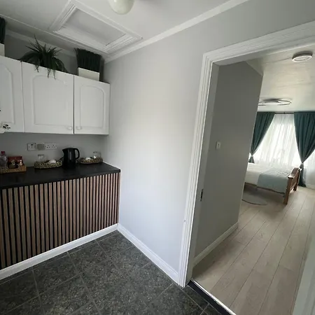 Private Entrance En-suite * Gorey
