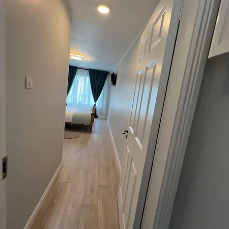 Private Entrance En-suite * Gorey